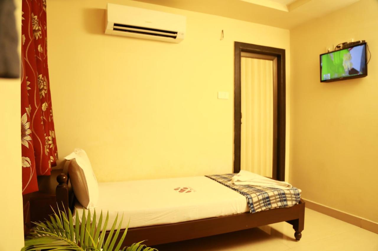Hotel Sri Grands Rājahmundry Екстериор снимка